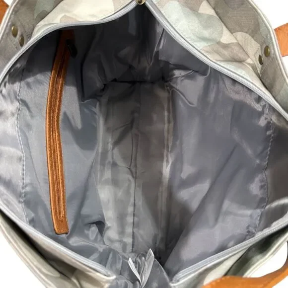 Thirty-one Step Up Tote in Soft Camo Large Tote Bag Crossbody Handles And Straps - Picture 8 of 16